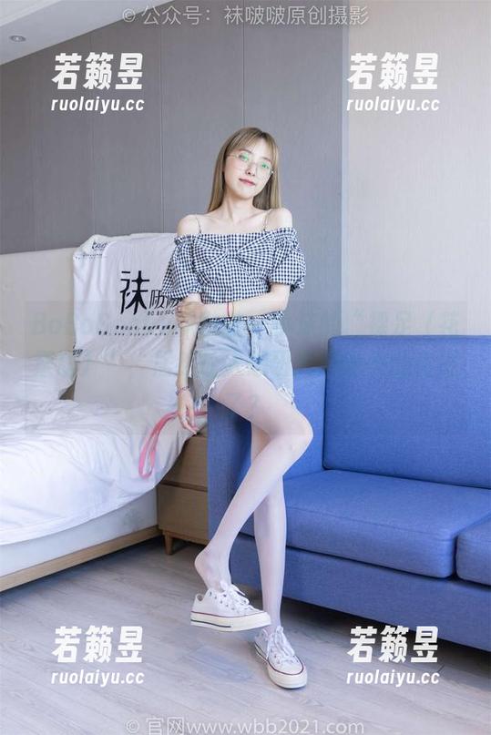 BoBoSocks袜啵啵 - 小沫的“裸足（花絮版）”，居然让人想研究脚趾头的角度了？