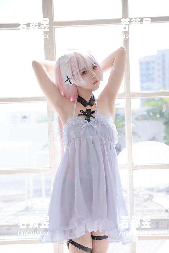 G44不会受伤 全套!但G44不会受伤的纯白让我在想:衣服是借的吗?