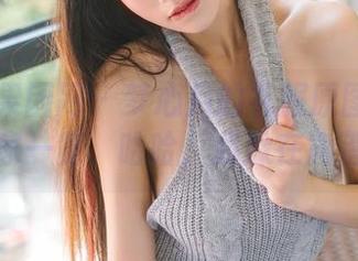 GIRLT果团网 – 梦心月的礼服原图：私拍人生赢家一览，哈哈，我躲在角落偷看！