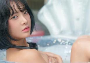 大家觉得Hyoyeon(김효연)的图包有多少女？我觉得有点儿犯规了…