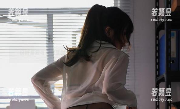 这图集我可以分享吗，Leah梓未的蓝色妖姬真的是别具一格！