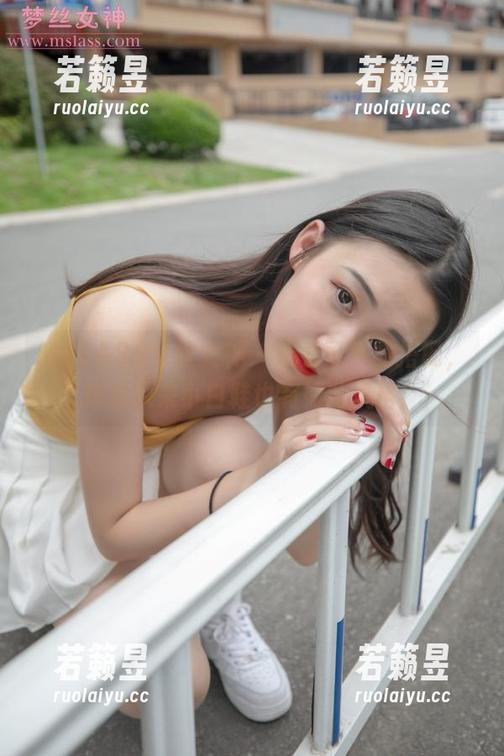 MSLASS梦丝女神 - 观看可岚的搭配，知道原来小白鞋也有如此风格！
