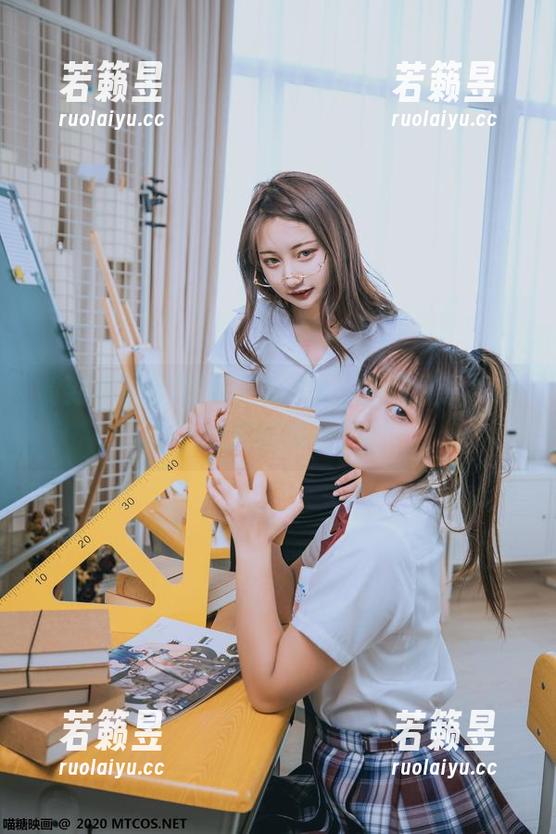 看到喵糖映画的私拍作品，我愣住了，灰裙JK制服如何做到的？