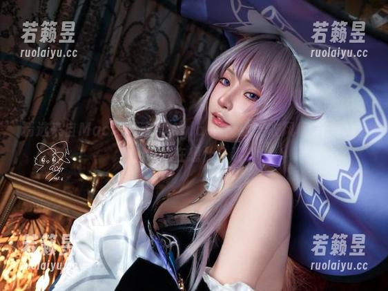 精选来自Machi马吉的Aglaea：这穿衣风格我给满分，但她在想什么呢？
