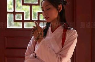 MiiTao蜜桃社 – 小草莓Berry的校园在线，别说这些美图让我有点想去上课了