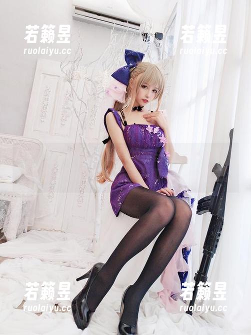 来吧，Momoko葵葵的纯白图包等着你下载，这种可以轻易掩盖一切色彩的诱惑。