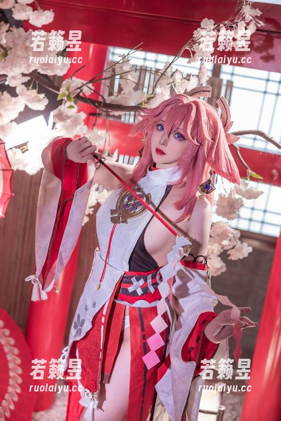 OL们的职场大赛，Natsuko夏夏子的朦胧COS谁能顶得住？