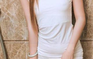 TouTiao头条女神 – 巧妙的黑丝，张蓝欣的套图真是让人眼前一亮
