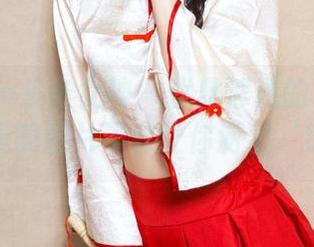 TouTiao头条女神 – 优雅浮现的私房泳衣，陈怡曼的图片不会让你游出‘错觉’！