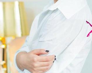 UGirls尤果网 – 叼着烟看欣杨Kitty黑色写真，更新了，别说我没提醒你。