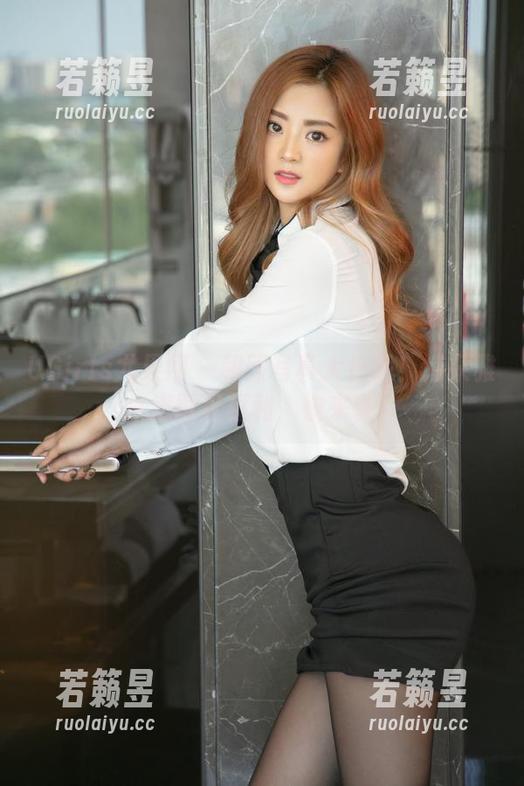 UGirls尤果网 - 和服写真大作战！诗朵雅来送壁纸福利，快来拿！