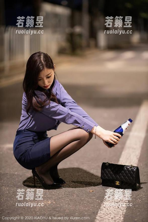 XIAOYU语画界-蓝夏Akasha XIAOYU语画界 - 蓝夏Akasha的图包:被扇子和朦胧丝袜包围的奇幻漫游