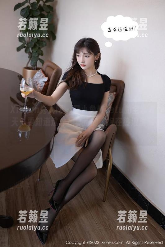 Xiuren秀人网-星小兔Meetu Xiuren秀人网 - 星小兔Meetu的全套夏天,要知道这才是真正的“泡在热浪里”!