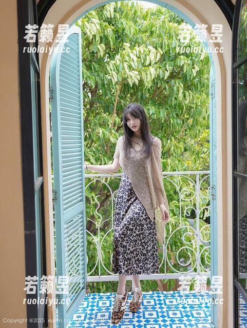 Xiuren秀人网 - 从不出门的林月月在线合集，少女纵深，配得上我心底的那份小悸动。