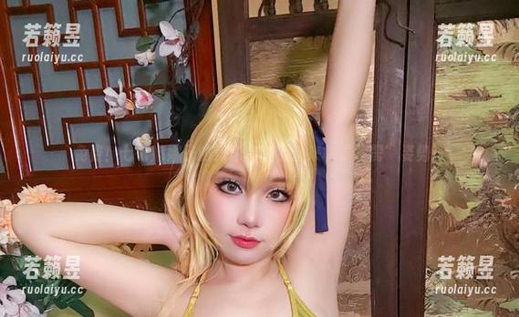 免费！七七娜娜子的竞泳套图，快来拿“霹雳”姿势！