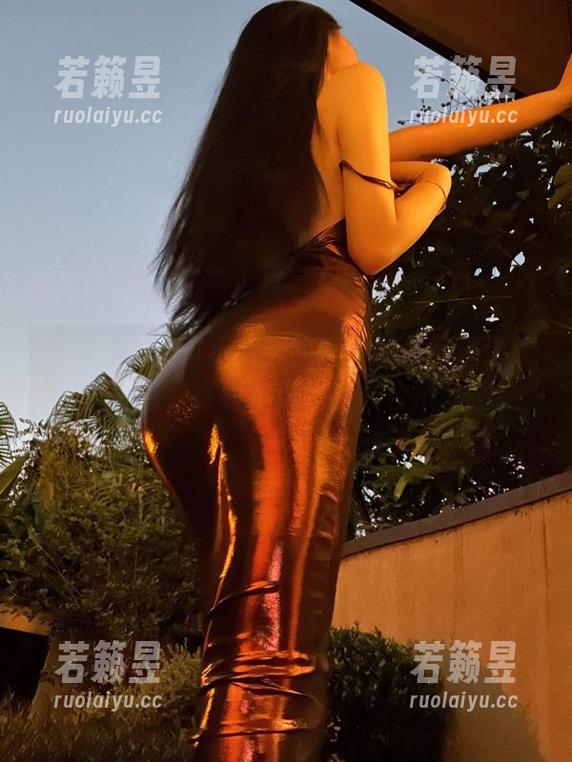 微密圈 - 收藏不爱笑的赛琳的作品精选：私有浪漫，这根本是她的“公演”啊！