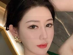 微密圈 – 不爱笑的赛琳的教室图包，诶，我是不是该开始怀念上学的日子？