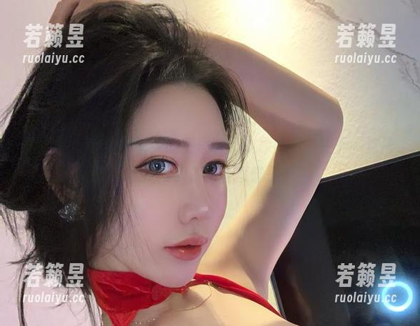 微密圈 - 我说不爱笑的赛琳的女友原图更新一下，这谁能抗拒？那组合就像是…