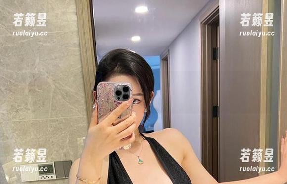 微密圈 - 私拍拾趣：不爱笑的赛琳的5.17嘉宾，满眼美图的乱入瞬间