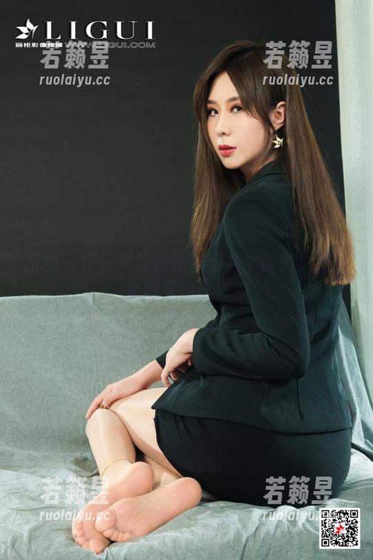 丽柜 - 任何学校应该都想有个钟晴！校服套图下载这里来