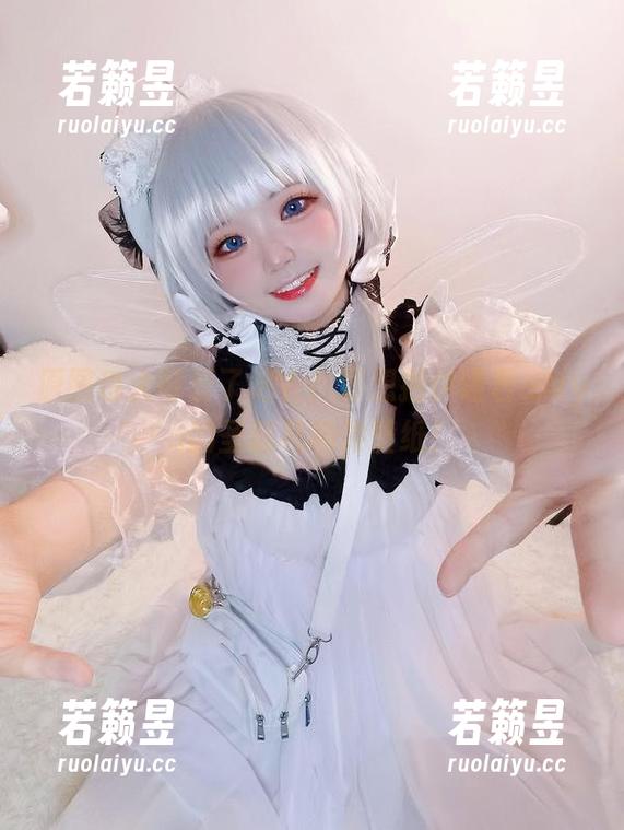 原图也太可爱了吧？！好想把伊喵君_Nya的圣诞礼物做壁纸！