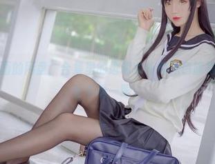 打开兔玩映画的网盘，合集里的透明女仆和黑色旗袍，总让我不止多看一眼。