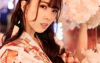 嗲囡囡 – Celina青妍的写真：短裙与风的情感纠葛，果断让人想上演一场风中凌乱的舞蹈！
