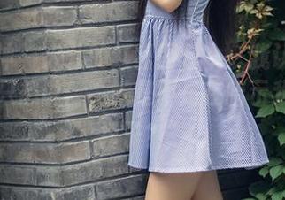 头条女神 – 火儿的红裙图包——我认真看了三遍，只想说：“她是不是在暗示我也得穿裙子？”