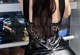 微密圈 – 奔跑的晶骡子的水手服图片：海浪和镜头前的小戏法