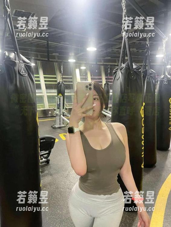微密圈 - 来吧！奶宝妹纸的酒店写真正是“无下限”风格，照片里让你直呼“酒店灵魂舞者”！