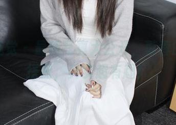 小众视觉 – 最新写真大公开，蓉蓉的修女搭配，其实超有趣！