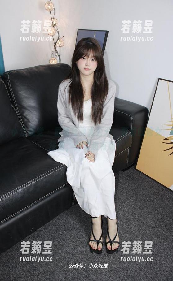 小众视觉-蓉蓉 小众视觉 - 最新写真大公开,蓉蓉的修女搭配,其实超有趣!