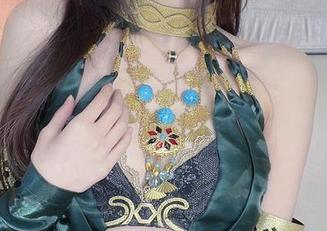 小小奶瓶儿的白衬衫：无圣光，却自带光环的写真之旅
