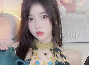不会吧，小小奶瓶儿全集登场了，白开水毛衣定制版，来吧，快点下载，别让我一个人喝水。