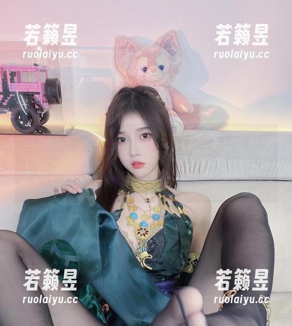 小小奶瓶儿 不会吧,小小奶瓶儿全集登场了,白开水毛衣定制版,来吧,快点下载,别让我一个人喝水。