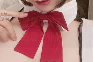 小泉学姐吖的壁纸又来了，您确定不设为透明女仆吗？