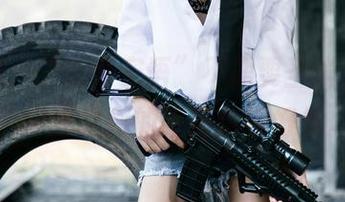 尤果网，“初夏蜜语”不需要圣光，套图中你我之间的距离恰到好处。