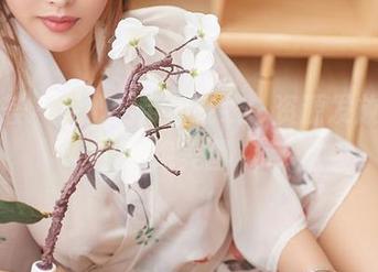 尤蜜荟 – 梦心月带你在线，资源发放白丝绝美图