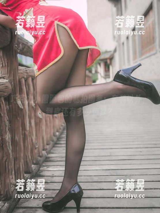 巧克力小圆面包 巧克力小圆面包的私拍图集:套装以外,到底还有多少惊喜?