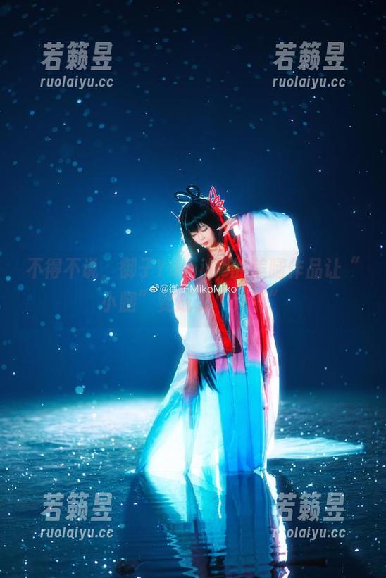 御子Yumiko 不得不说,御子Yumiko的美腿作品让“小腿”变成了“大事”