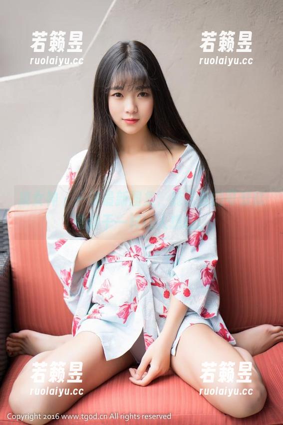 推女神 - 一波最新图集，施忆佳的可爱就像饼干一样让人想吃。