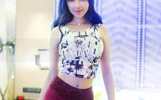 推女郎 – 白裙，连欣到底在想什么？这套作品透出了点风情
