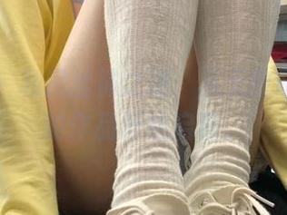 微密圈 – 私房丝袜之道，从无敌哒小姨妈的作品开始启程。