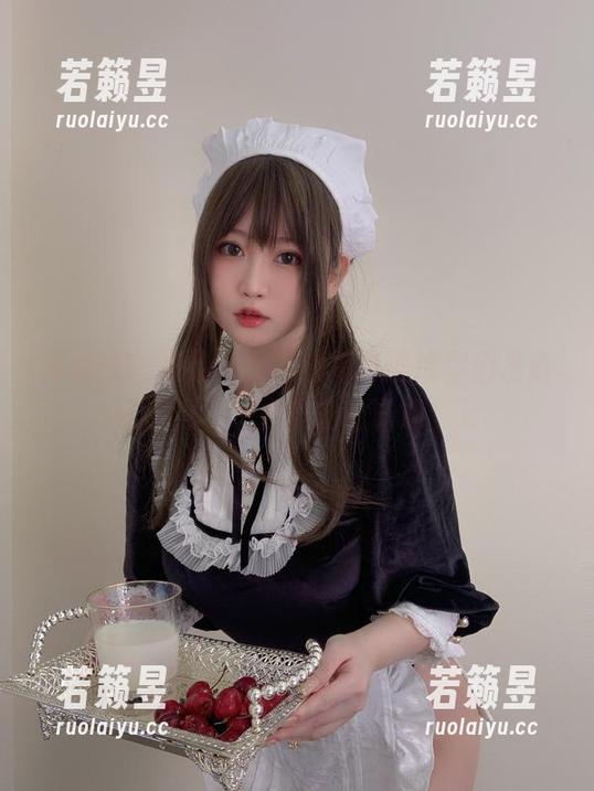 是依酱吖驾到，白裙的高清壁纸你们准备好了吗？（快准备好滤镜！）