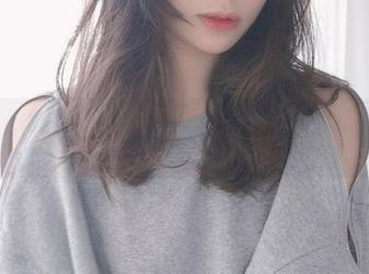 美图双展：木之本果与短裙间的隐秘约定。