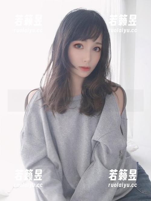 美图双展：木之本果与短裙间的隐秘约定。