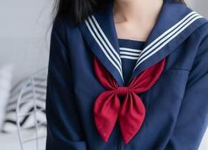木棉棉OwO清纯水手服白？看起来像高中毕业典礼的现场。