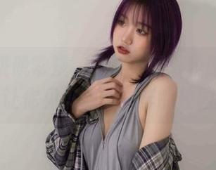 什么叫跳脱常规，柒柒不可爱校服高清图包完全让你见识到不一样的校园风味！