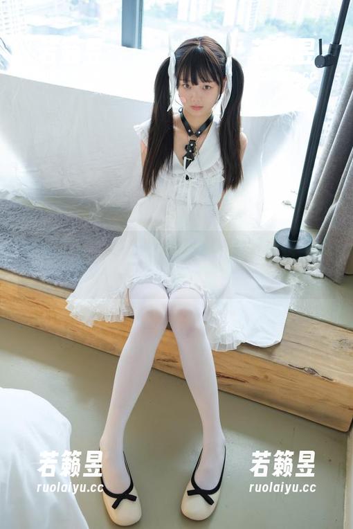 柴系小乖-赤西夜夜 柴系小乖 - 最新吉他少女,赤西夜夜又要引爆你的眼球!