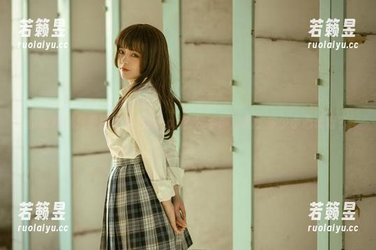 你能相信这是桃良阿宅的cos？水手服里藏了多少小心思呀？